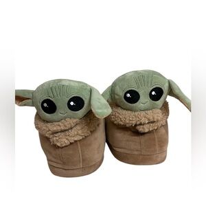 GUC American Eagle Star Wars Baby Yoda Slipper with Grip